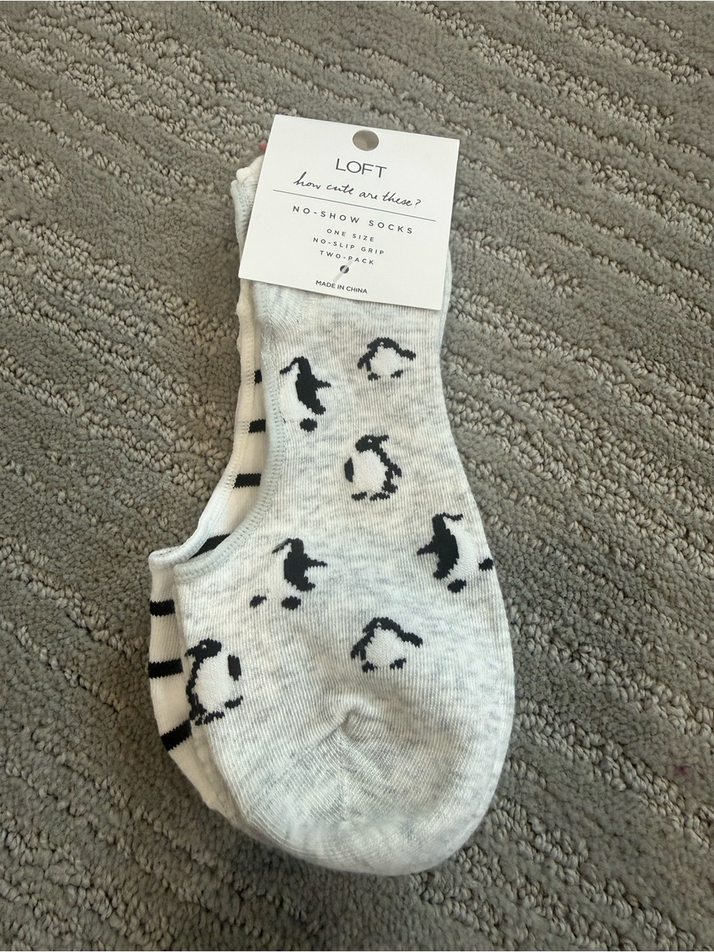 NWT LOFT Penguin & Stripe No-Show Socks 2 Pack One Size Non-Slip Grip